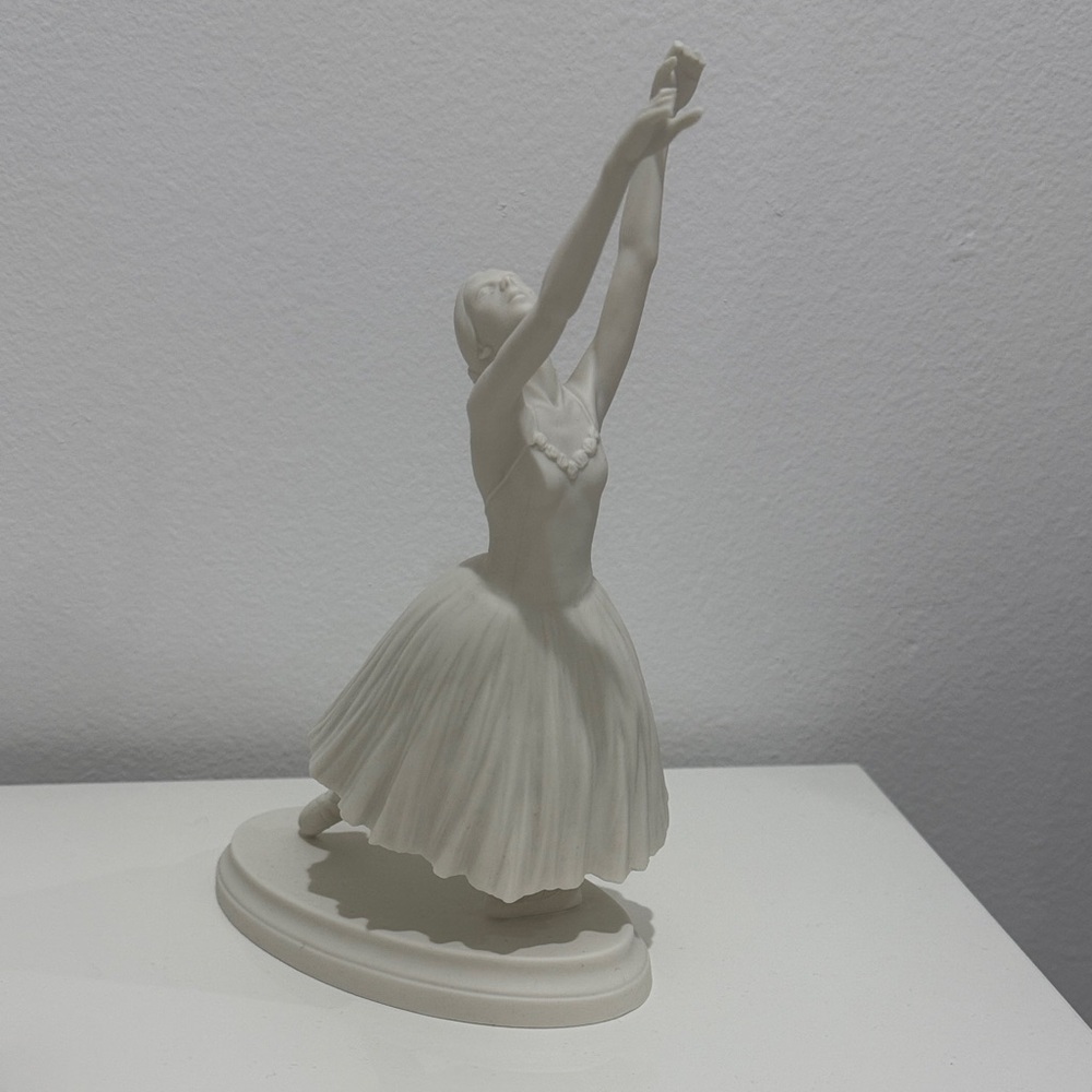 Ballet sculpture